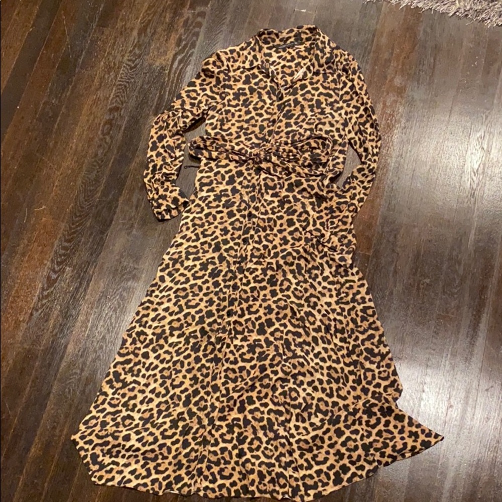 Zara leopard belted button down dress | size small